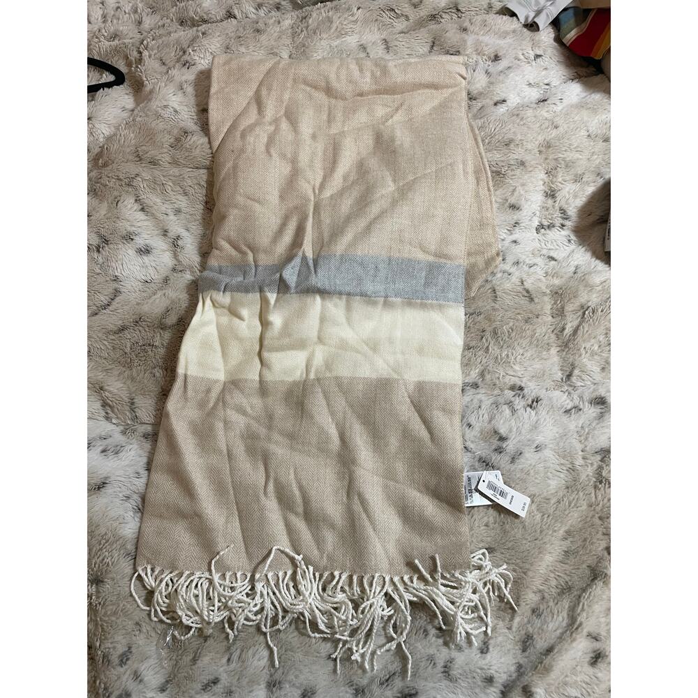 New fringed edge tan scarf
